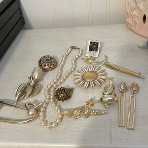 designer costume jewelry brooches necklace mod dep Sarah danecraft avon lot